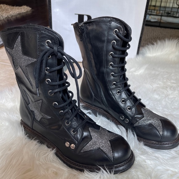 B2 Designer black leather star boots EU 37 US Size 6.5 - Picture 1 of 7